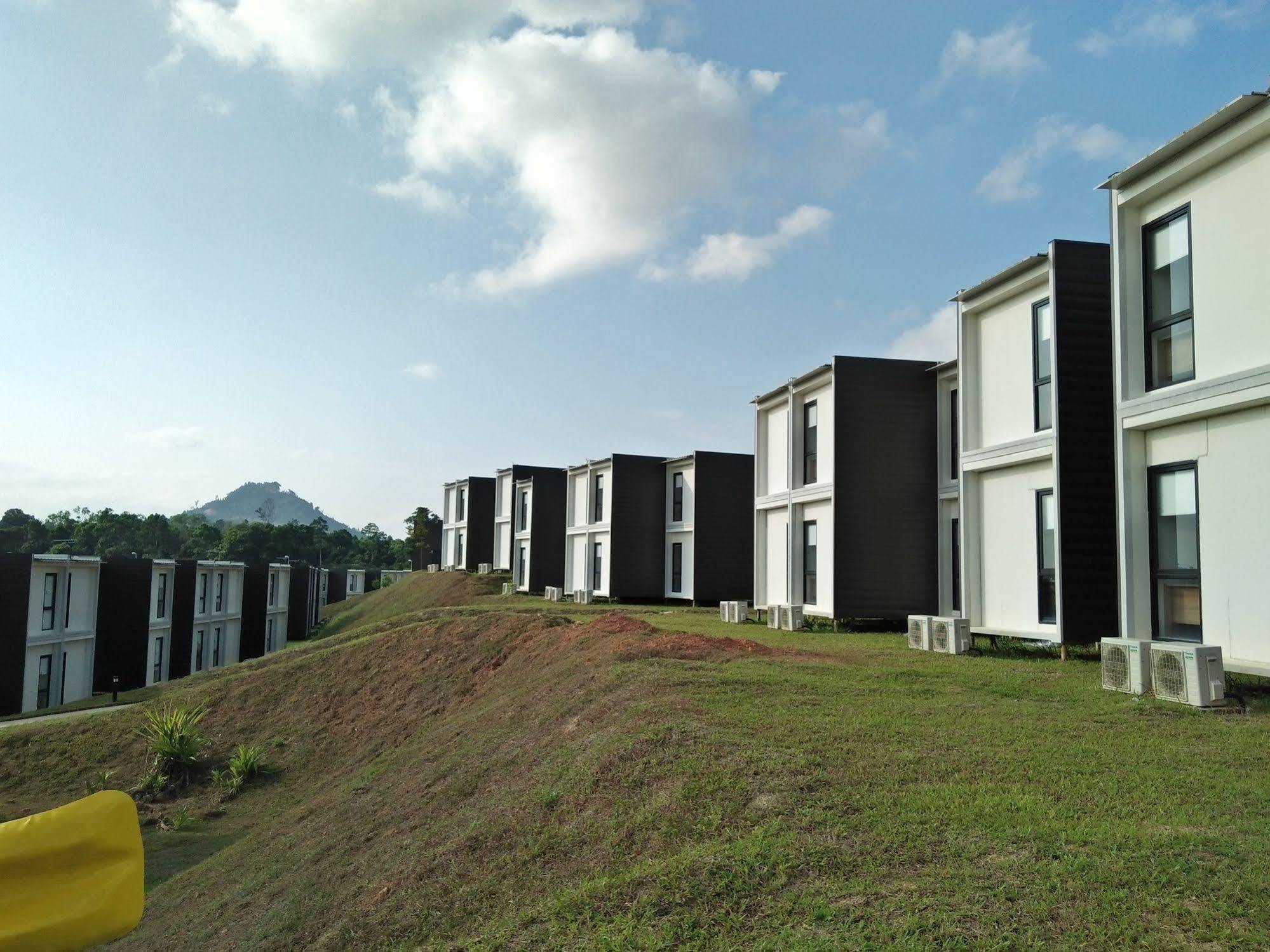 Lakeview Terrace Resort Pengerang Exterior foto